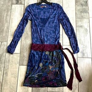 Desigual Fabiola dress long sleeve maroon tie waist v-neck pattern medium mini